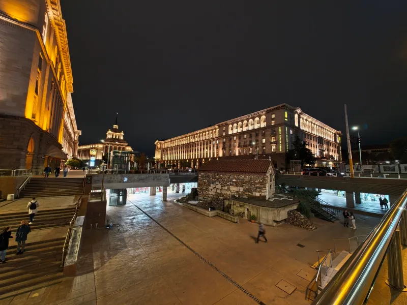 Oppo Find X10 Pro Max 0.6x in low light - 13mm, f/2.2, ISO 2500, 1/8s (4096x3072px) - News 26 10 Oppo Find X10 Series Camera Samples review