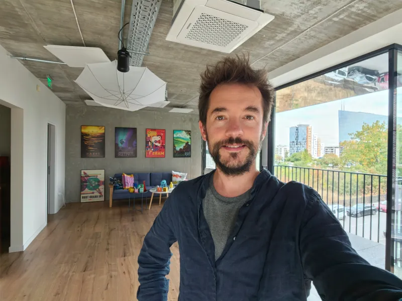 Oppo Find X10 Pro Max selfie camera - 18mm, f/2.0, ISO 250, 1/63s (4096x3072px) - News 26 10 Oppo Find X10 Series Camera Samples review
