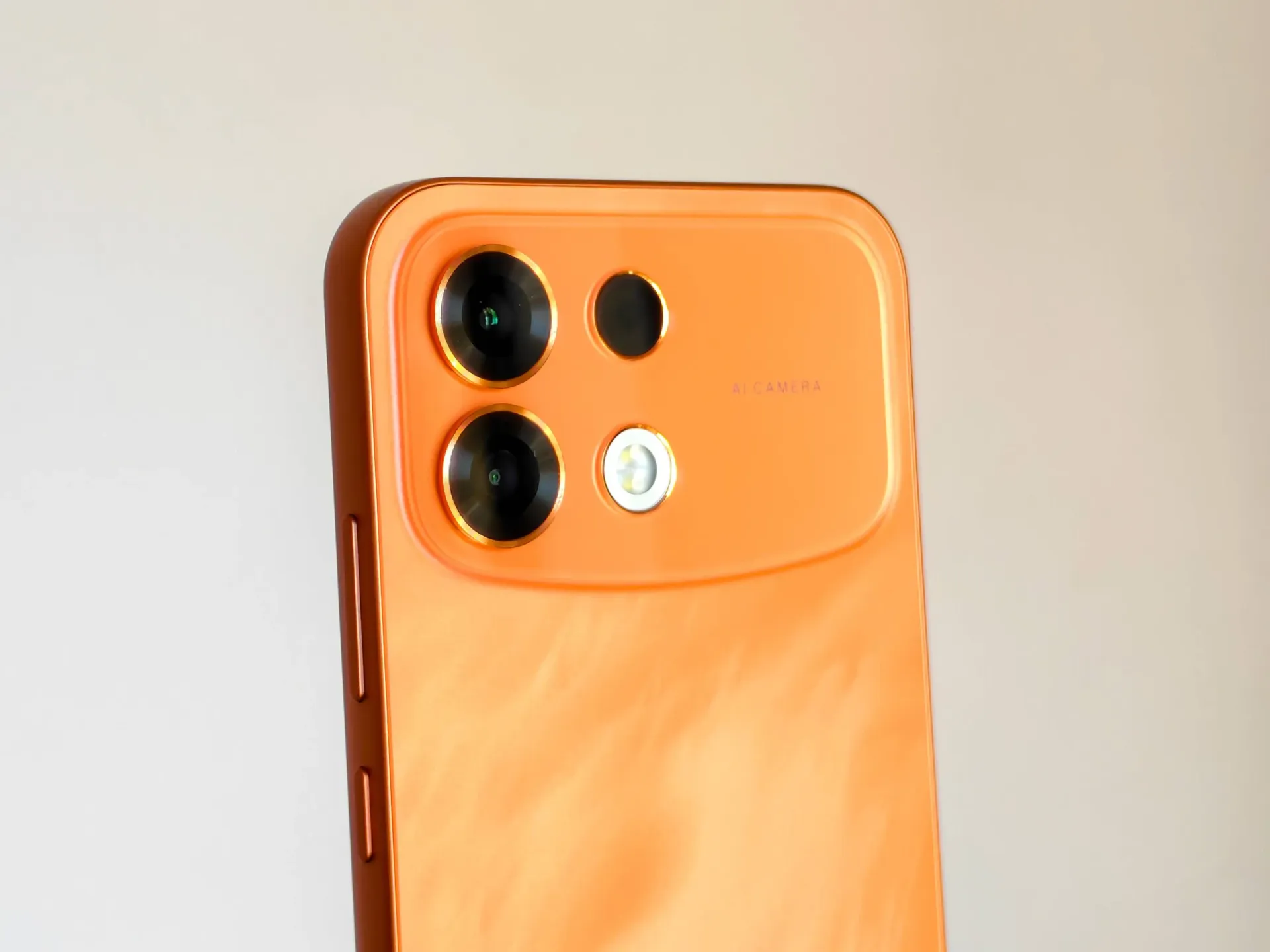 Oppo F35 Pro hands-on