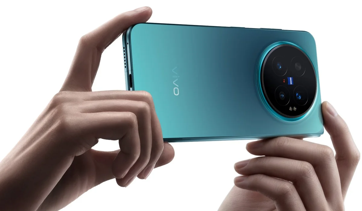 The vivo X Fold6 powers advanced productivity features with India