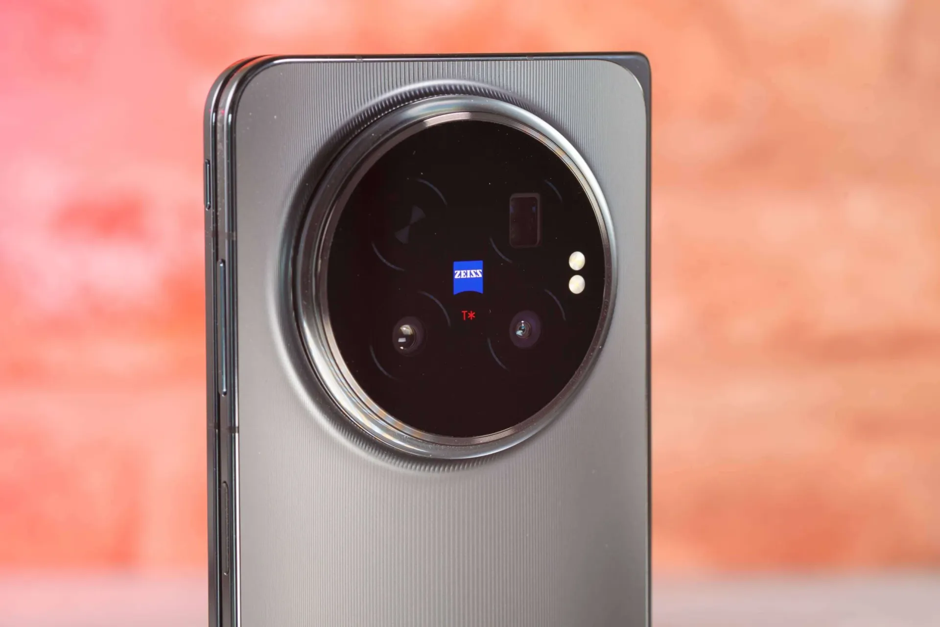 vivo X Fold6 in for review