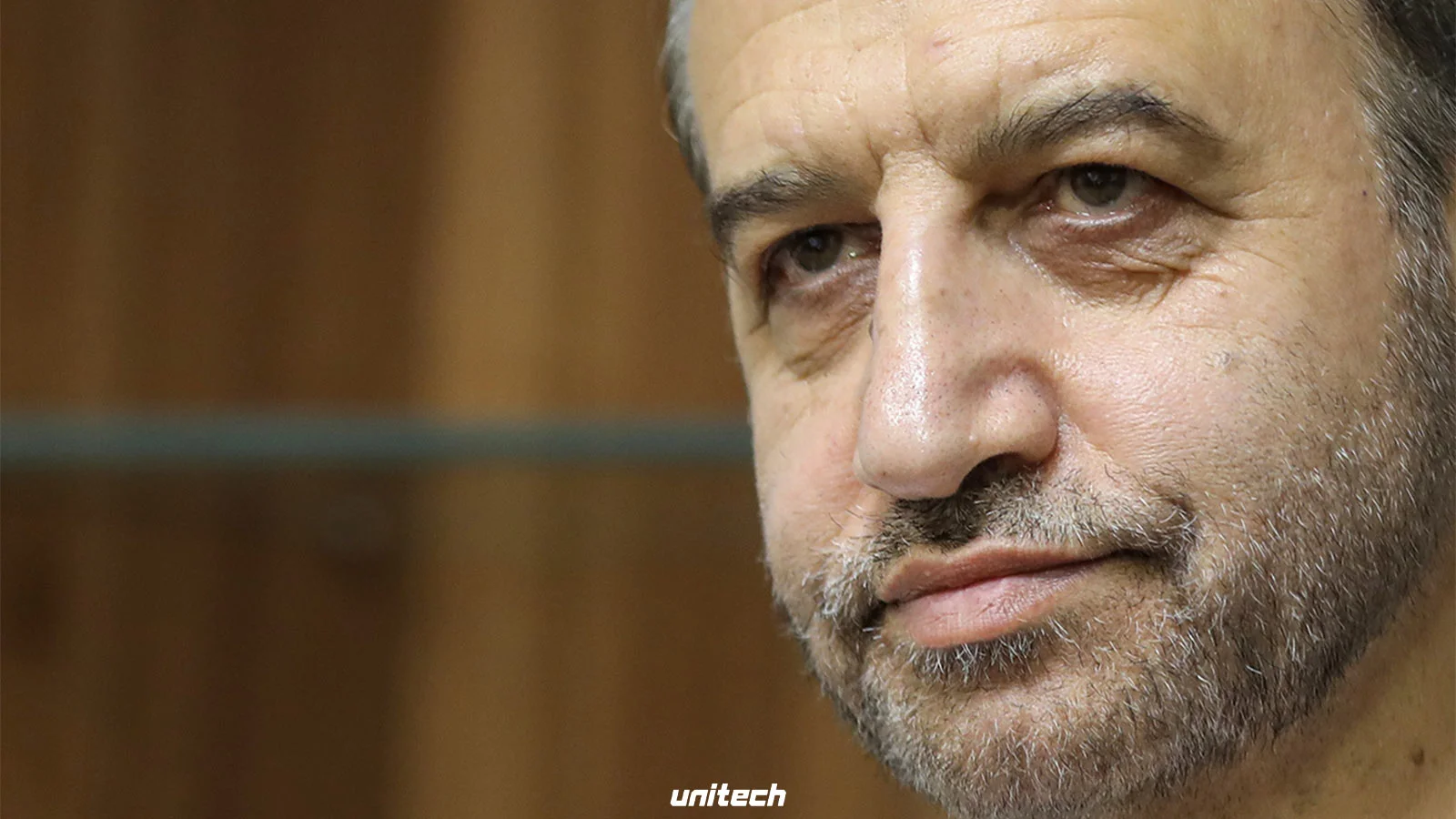سرافراز تایید کرد: زیرساخت های محدود کننده شبکه اینترنت از چین وارد کشور شده است.