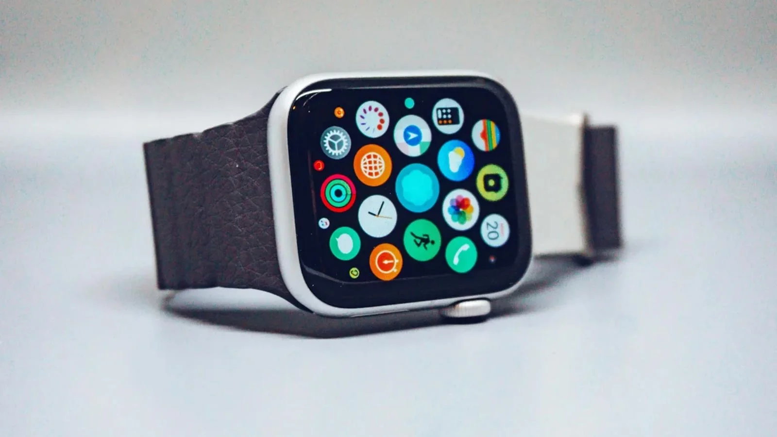 گزارش: اپل به دنبال بازطراحی گسترده خط تولید Apple Watch است