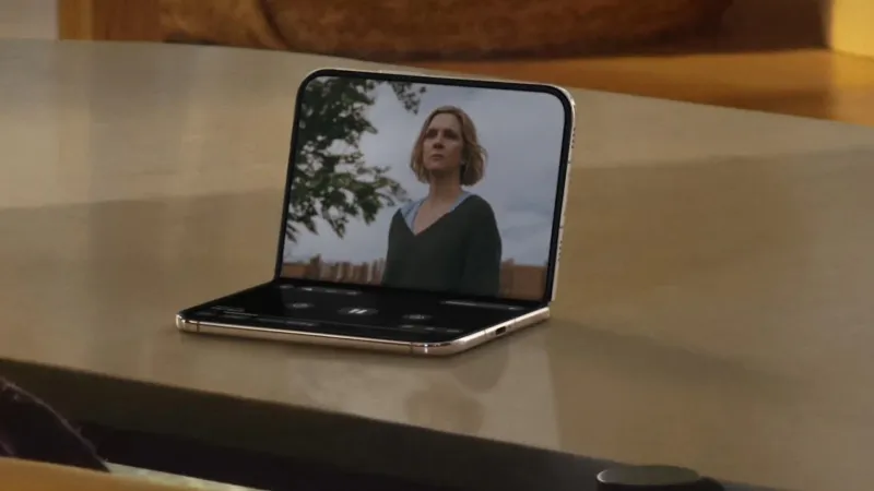 Apple iPhone Duo Flex Mode