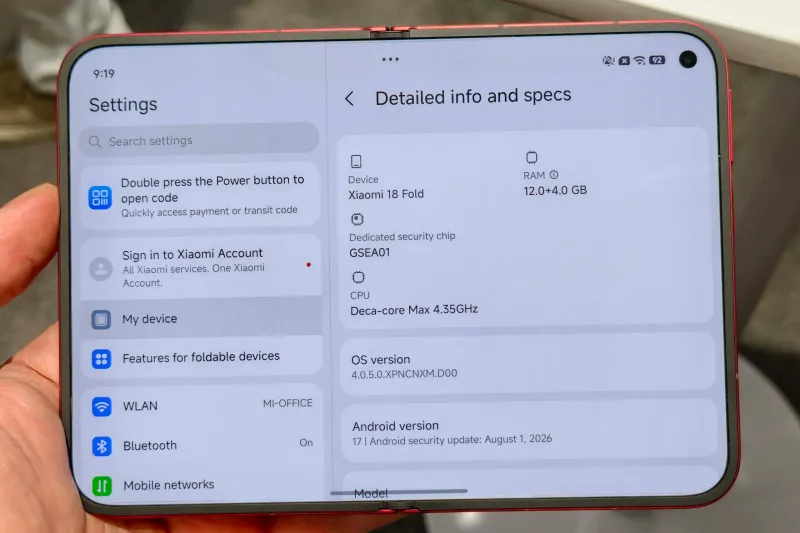 Xiaomi 18 Fold main display