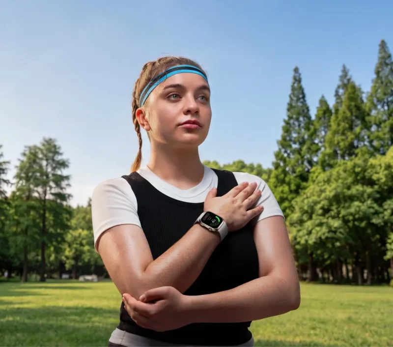 You can use the Huawei Watch D3 to measure your blood pressure anywhere, anytime