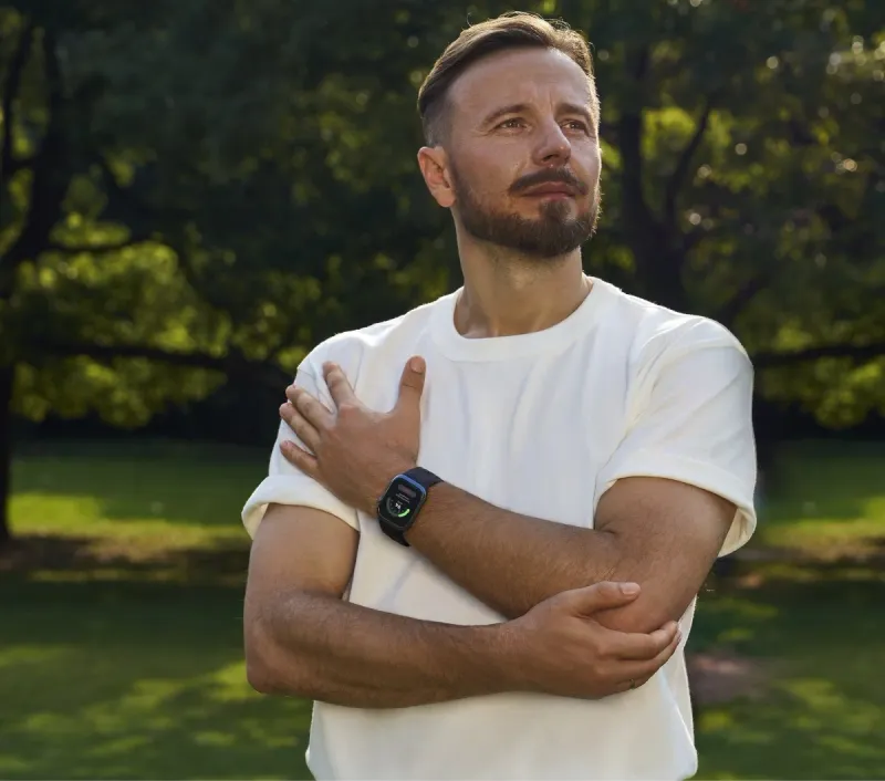 You can use the Huawei Watch D3 to measure your blood pressure anywhere, anytime